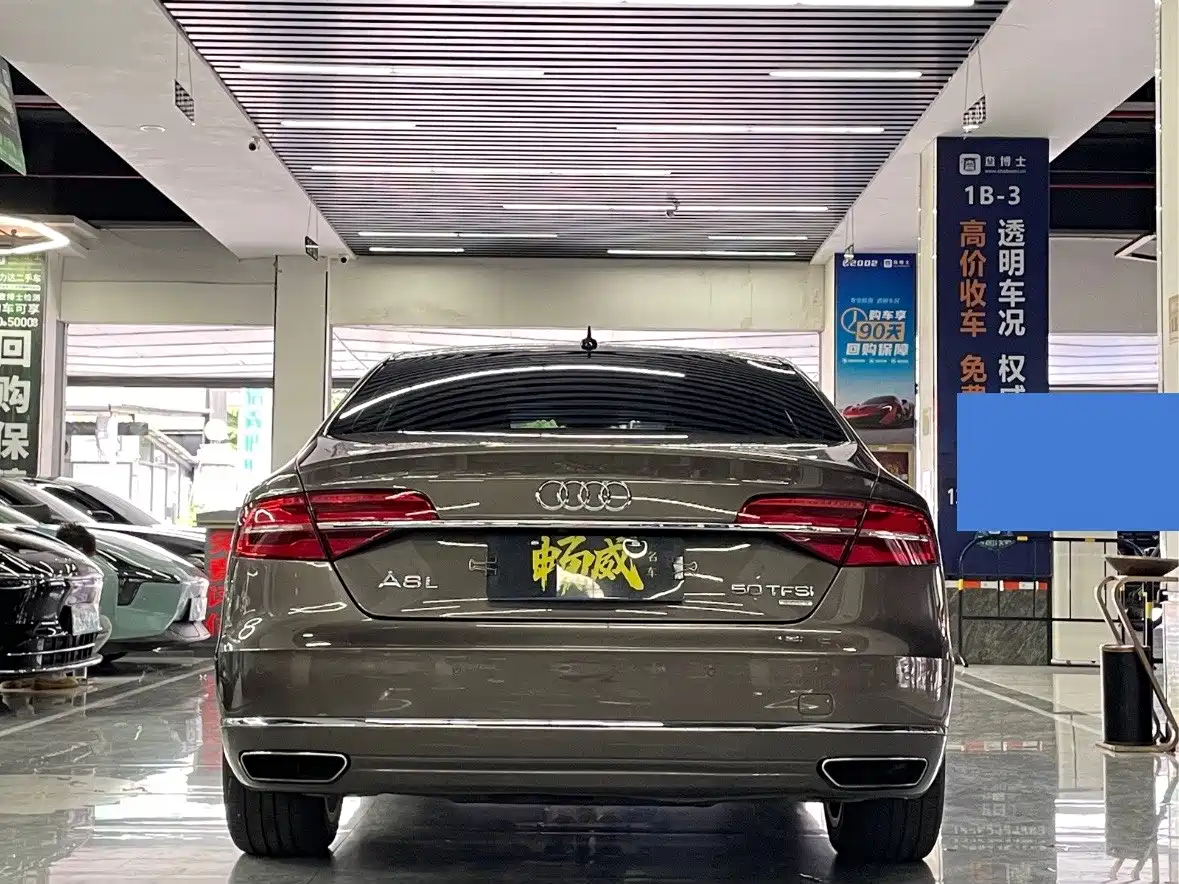 Фото 6 - Audi A8