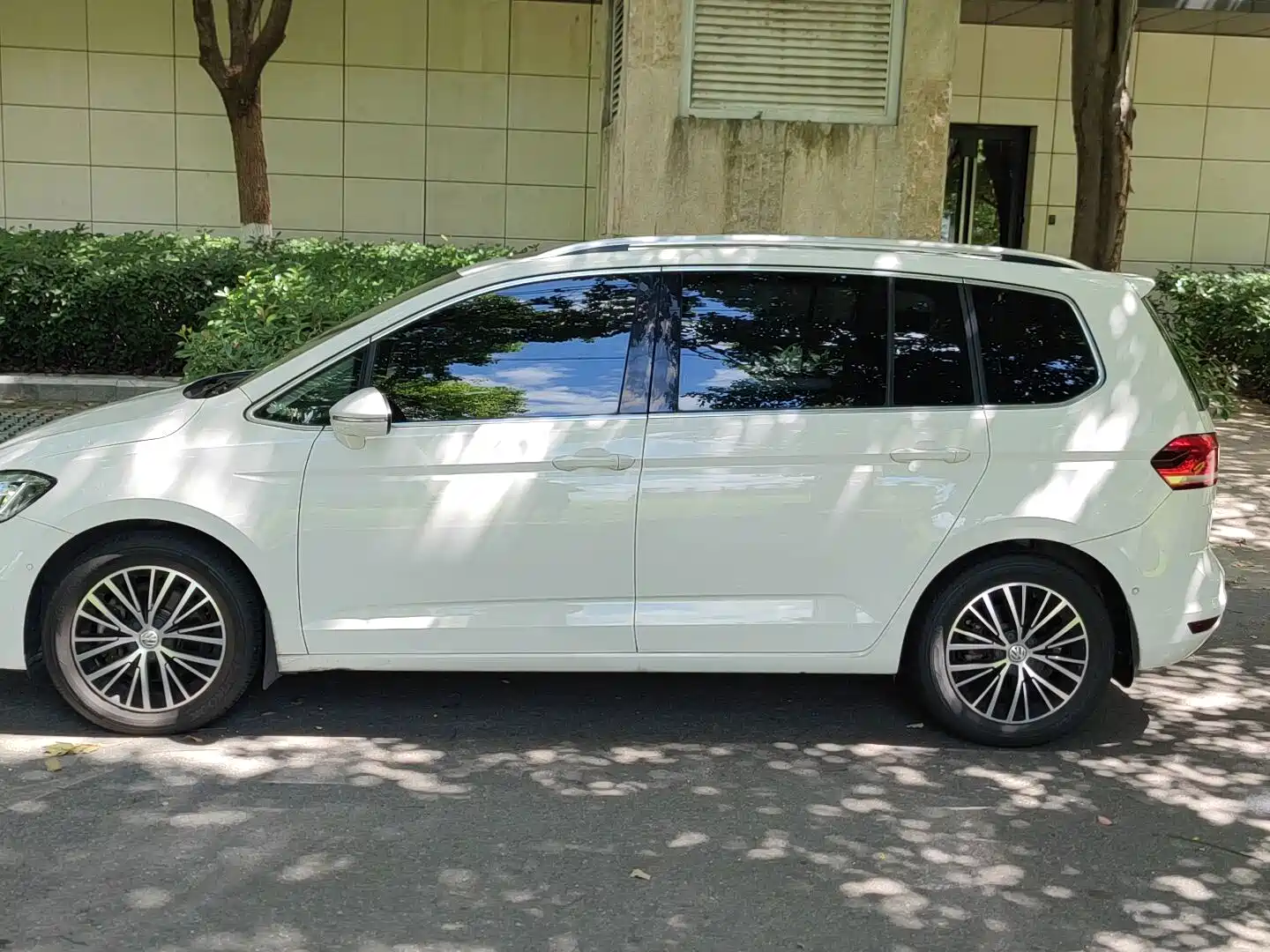 Фото 3 - Volkswagen Touran