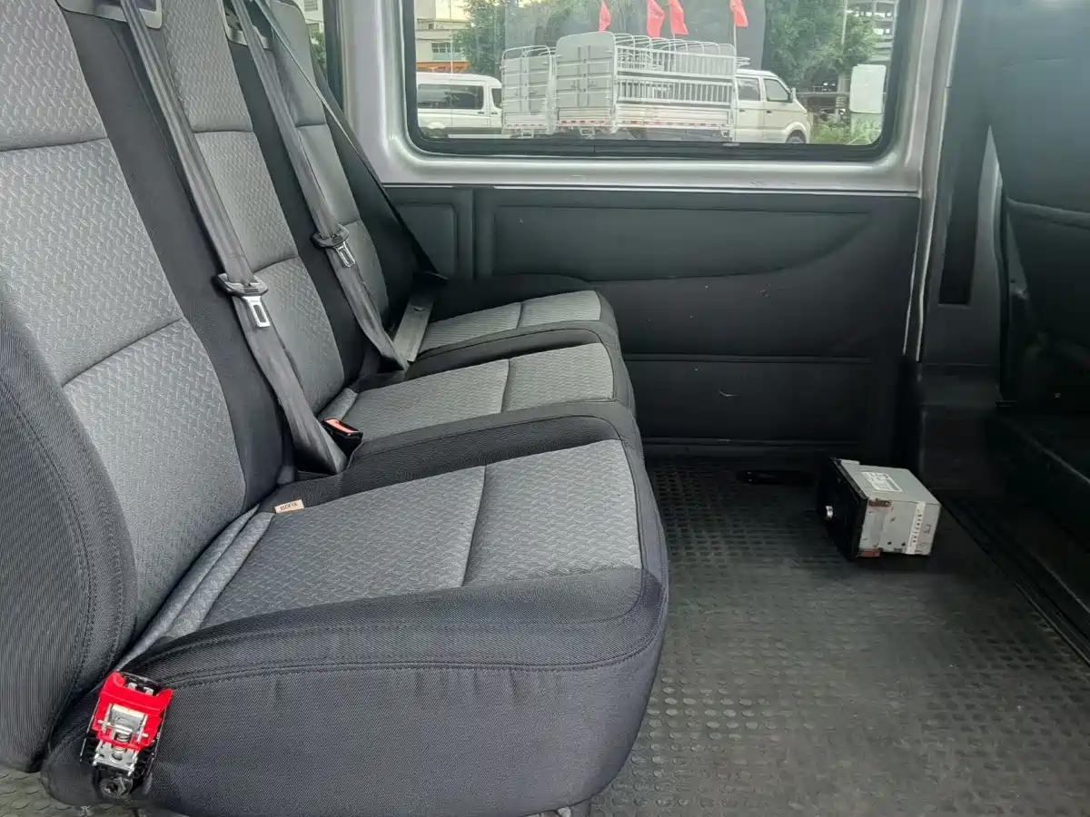 Ford New Generation Transit 2018 2016 Model 2.2T Short Wheelbase 6-Seater Mid-Roof Multi-Purpose Vehicle