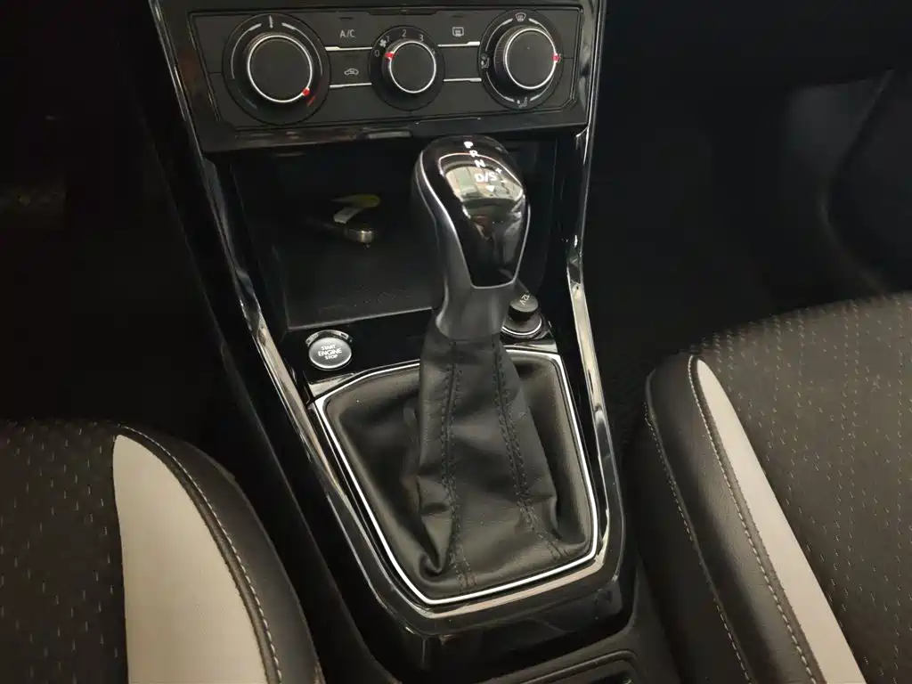 Volkswagen Tanying 2021 200TSI DSG Joy Smart Connect Edition фото 14