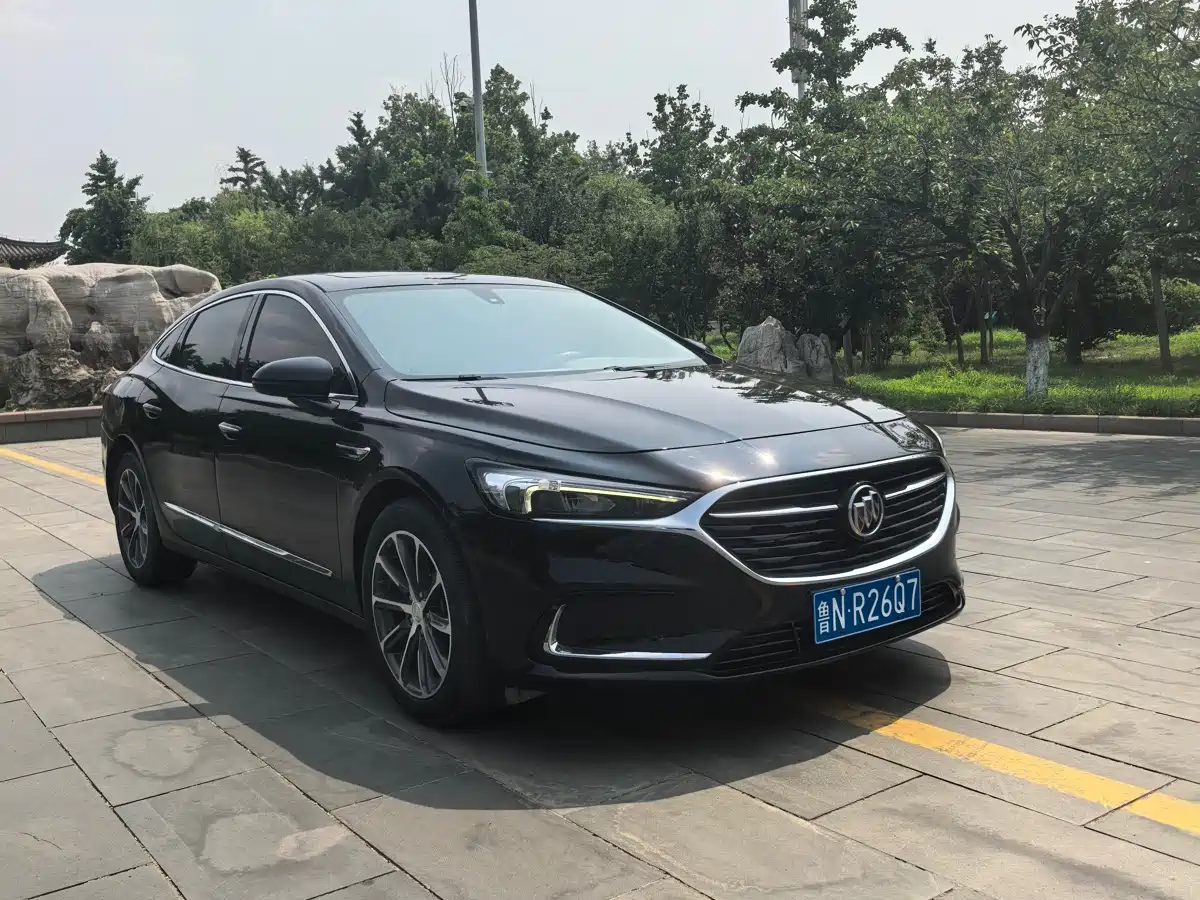 BUICK LACROSSE