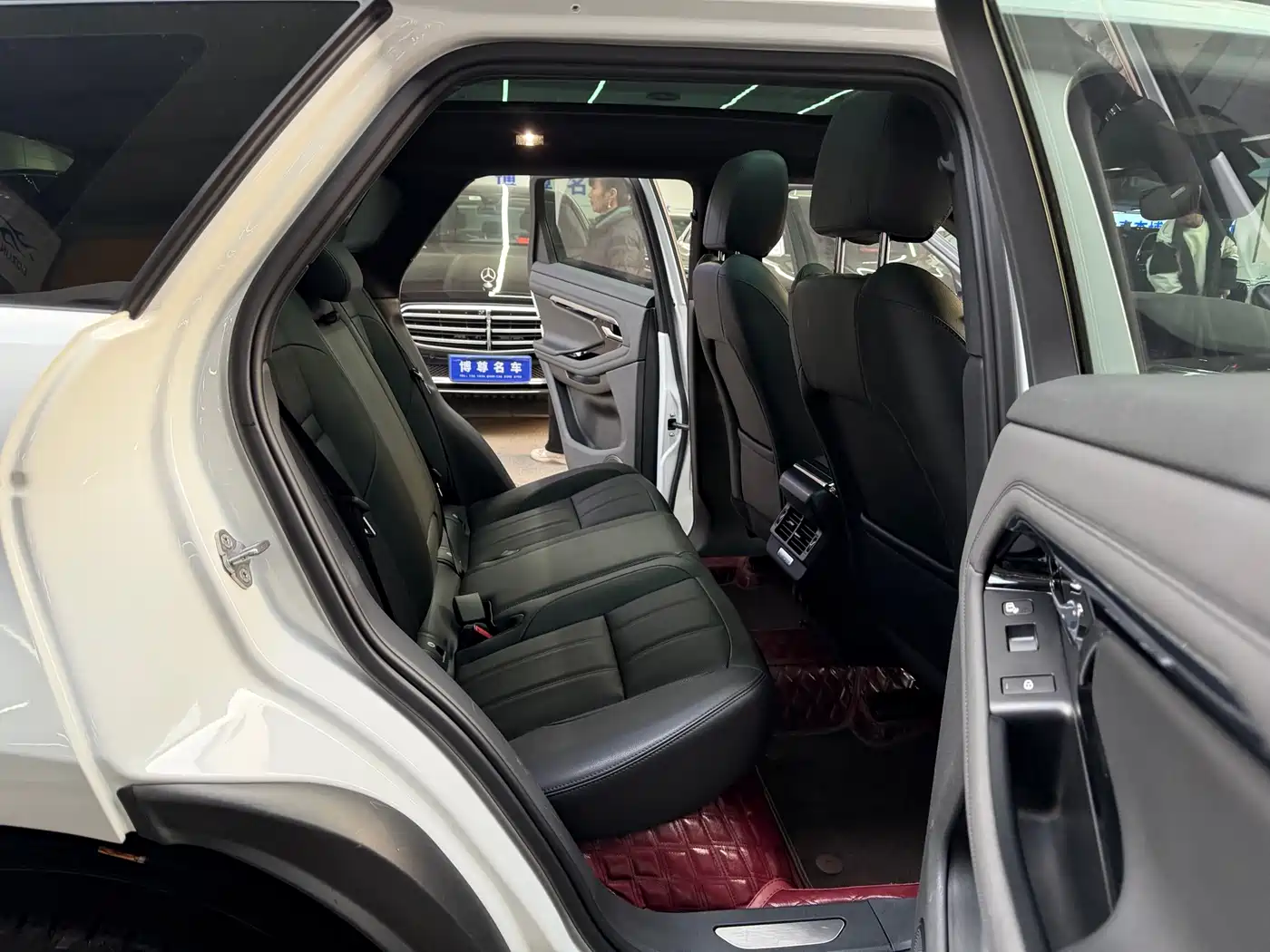 Land Rover Range Rover Evoque 2020 249PS R-DYNAMIC SE Sport Tech Edition фото 17