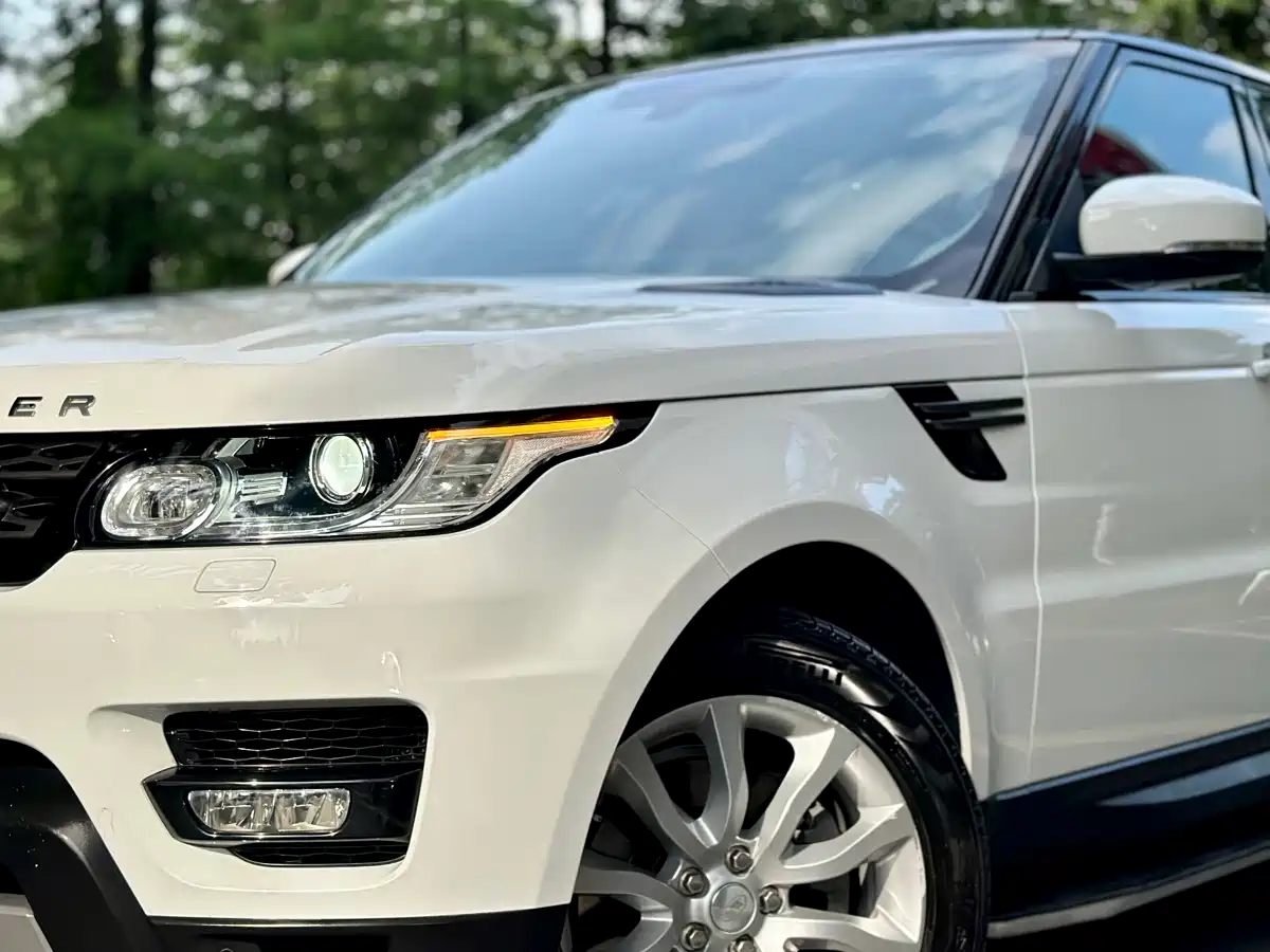 Land Rover Range Rover Sport 2016 Model 3.0 SDV6 HSE DYNAMIC фото 2