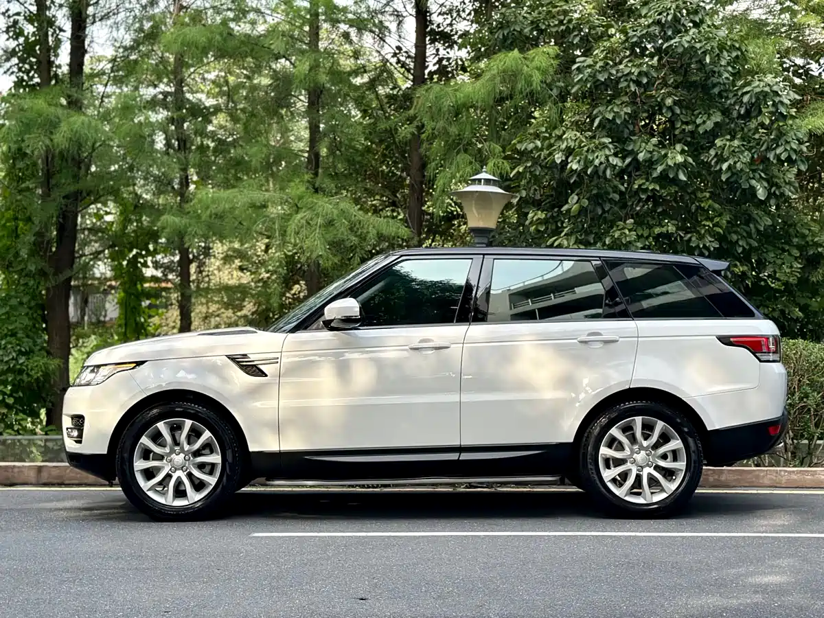Land Rover Range Rover Sport 2016 Model 3.0 SDV6 HSE DYNAMIC фото 8