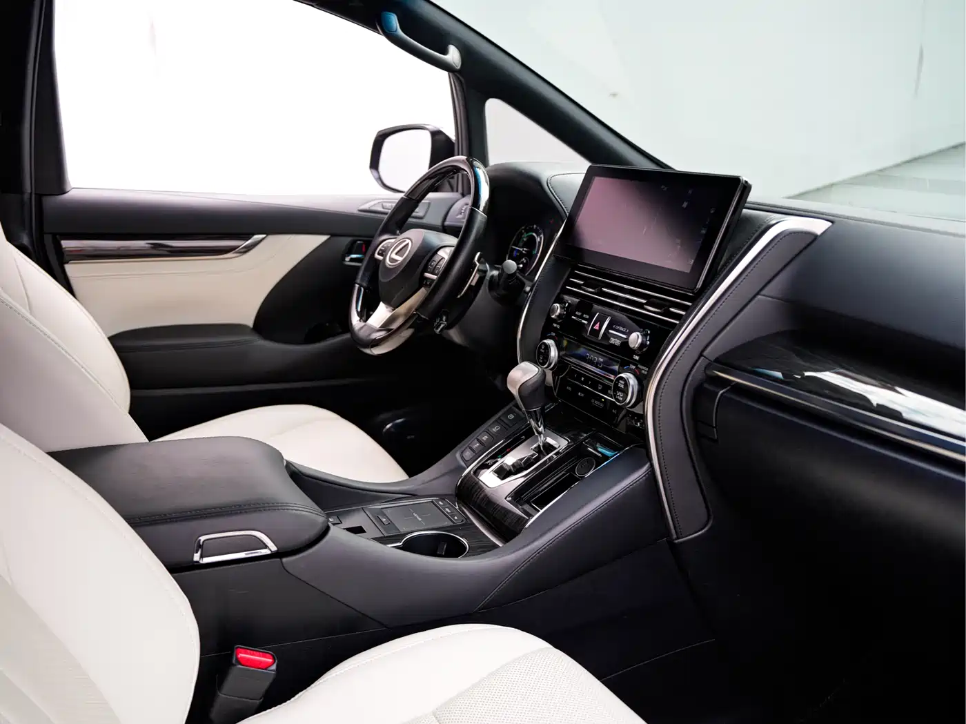 LEXUS LM