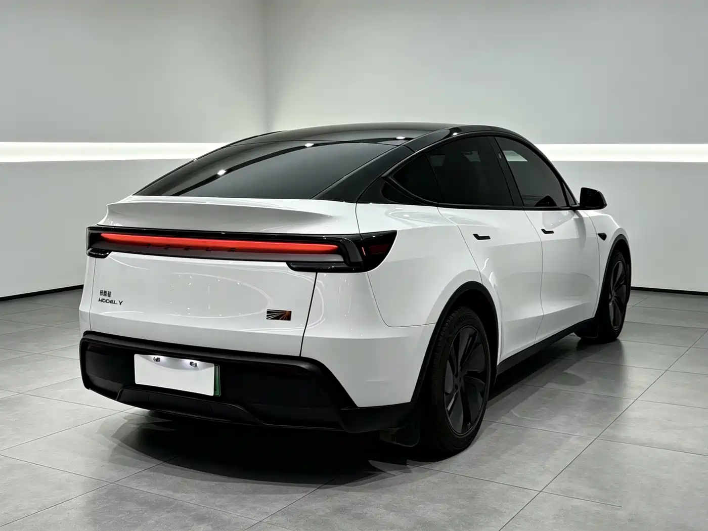 Tesla Model Y 2026 2025 Rear-Wheel Drive