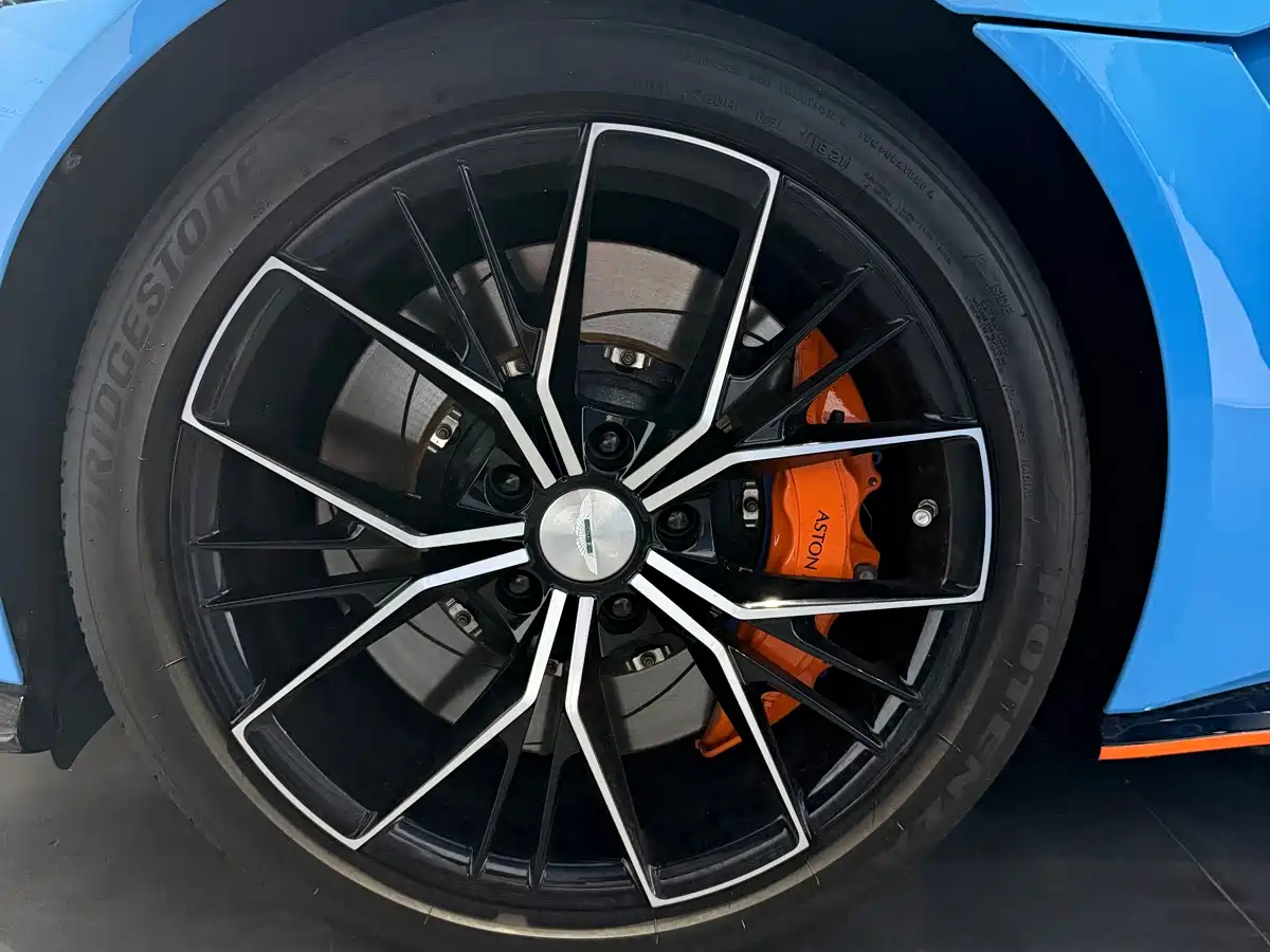 Aston Martin V8 Vantage 2020 2020 4.0T V8 Coupe 007 Edition