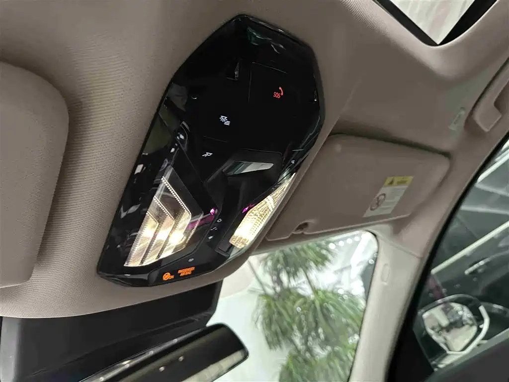 BMW 7 Series 2023 Model 740Li Leading M Sport Package фото 13