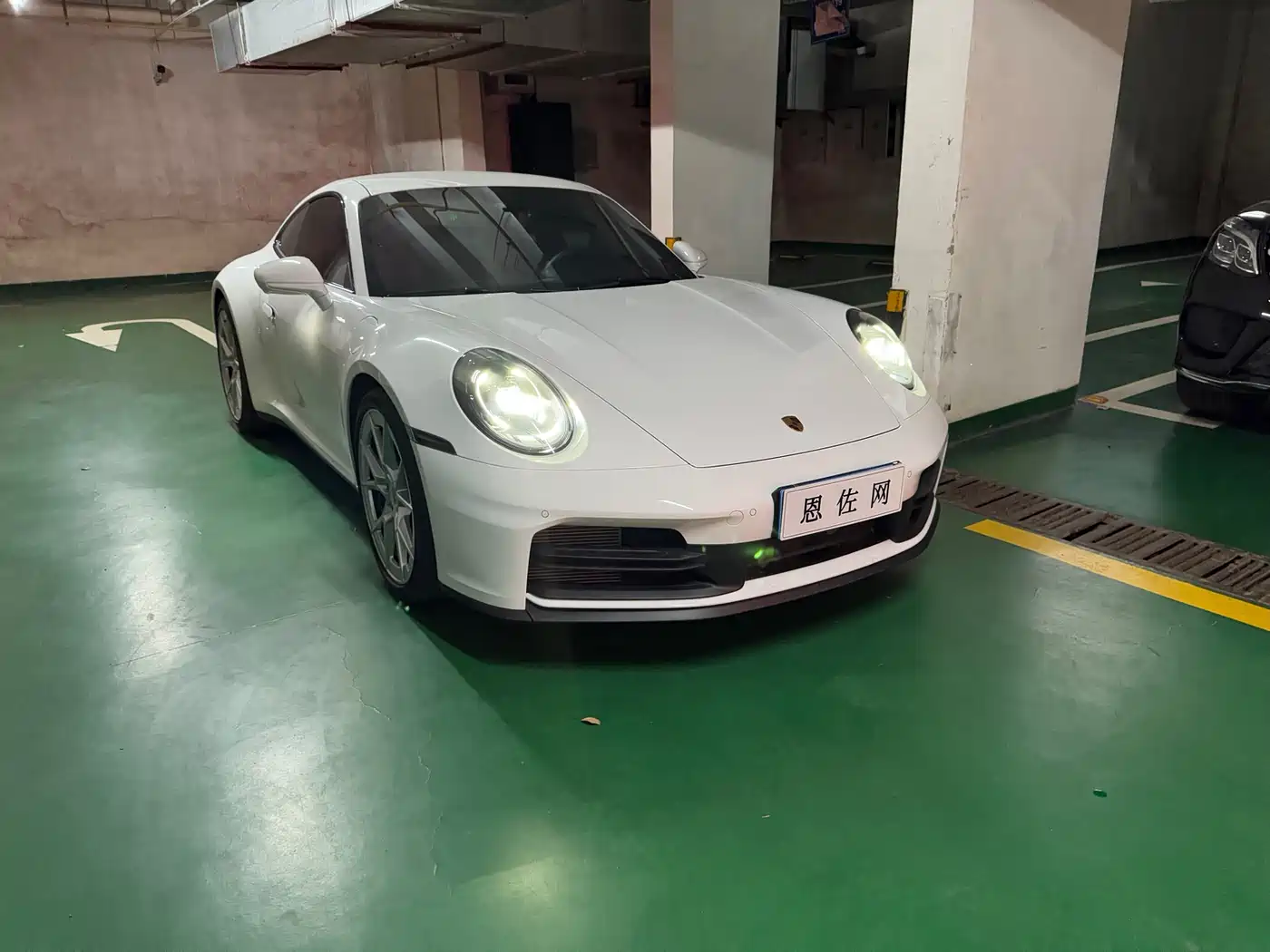 PORSCHE 911