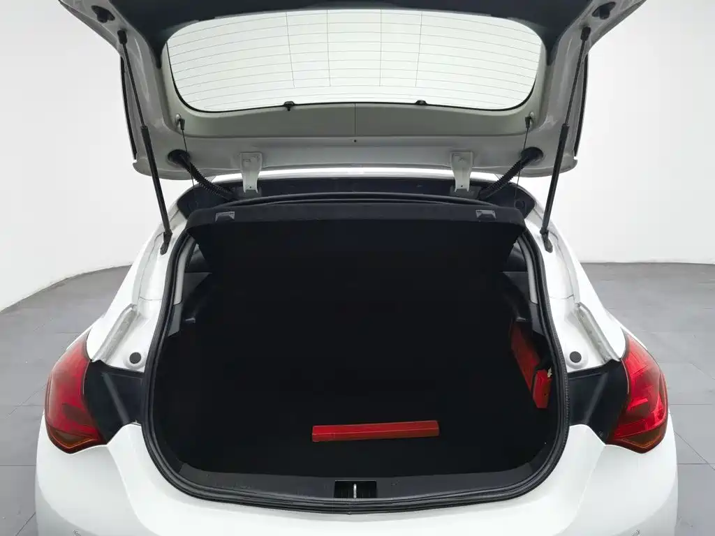 Фото 16 - Buick Excelle