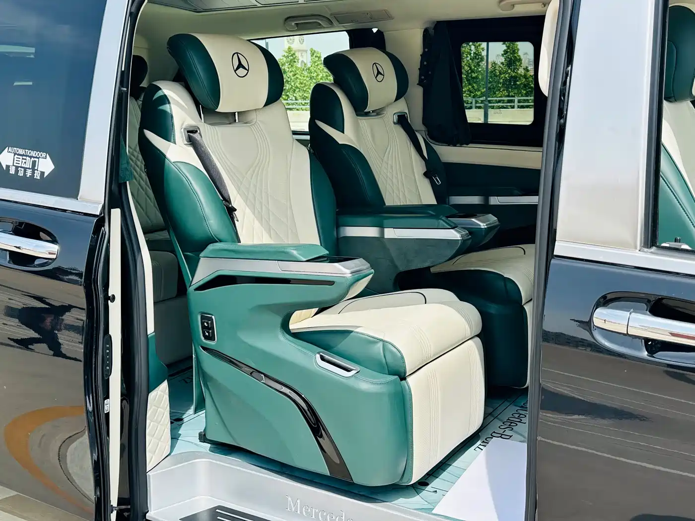 Mercedes-Benz Vito 2023 2.0T Elite 7-Seater фото 14