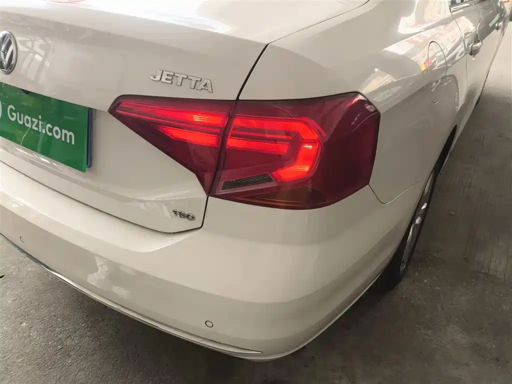Volkswagen Jetta 2017 1.5L Manual Comfort фото 24