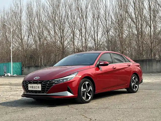 HYUNDAI ELANTRA