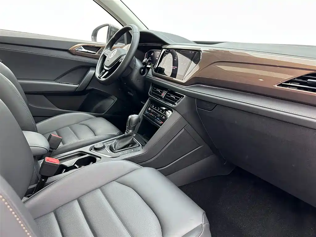 Volkswagen Tharu 2022 330TSI AWD Flagship Edition фото 16