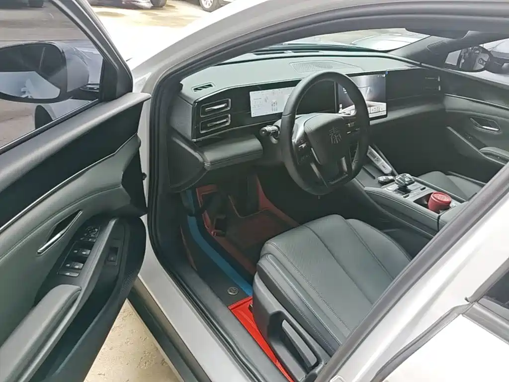 BYD Qin L 2025 2025 DM-i Smart Drive Edition 80KM Leading
