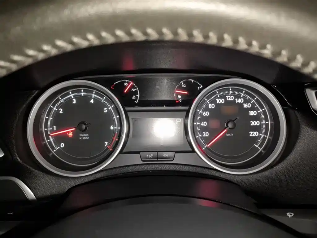 Peugeot 408 2014 1.8L Automatic Luxury Edition фото 4