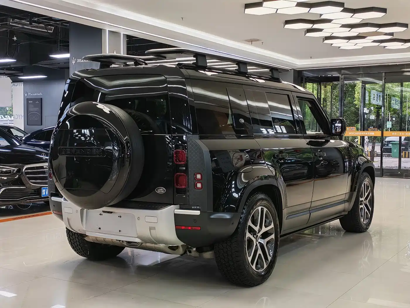Фото 4 - Land Rover Defender