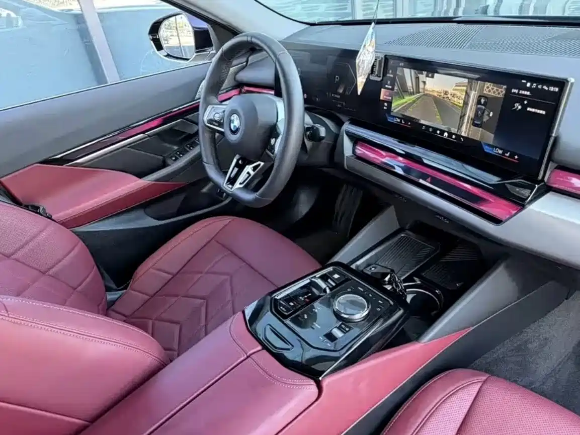 BMW 5 Series 2024 530Li Leading M Sport Package фото 6