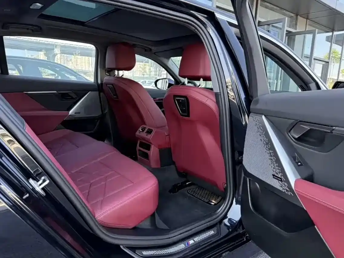 BMW 5 Series 2024 530Li Leading M Sport Package фото 8