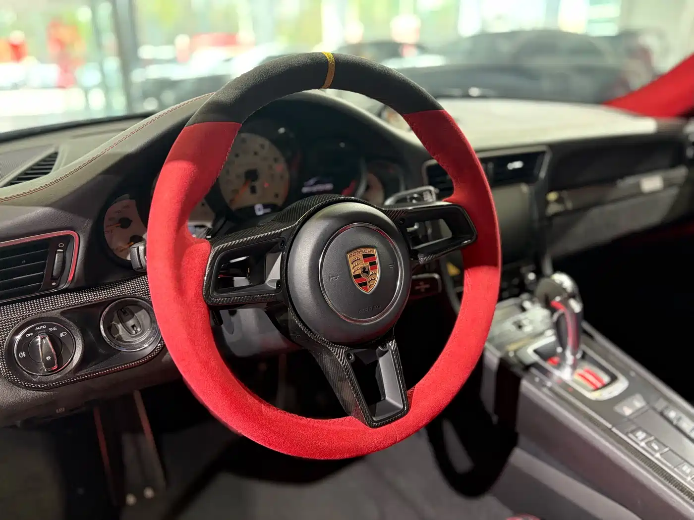 Porsche 911 2018 GT2 RS 3.8T фото 18