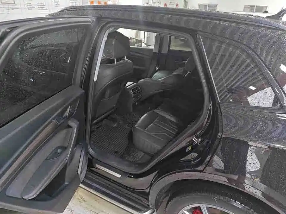 Фото 8 - Audi Q5L