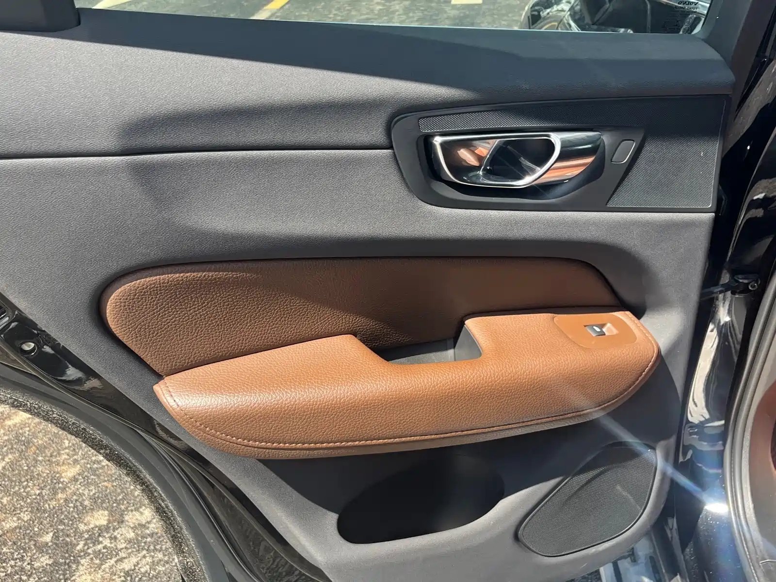Фото 8 - Volvo XC60