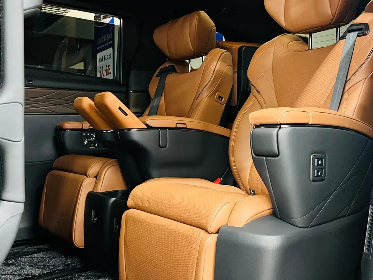 Toyota Alphard 2026 2025 Hybrid 2.5L Ultimate Gold Edition