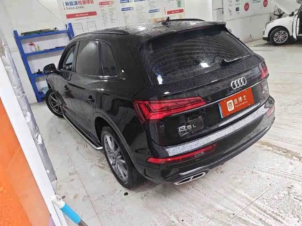 Фото 4 - Audi Q5L