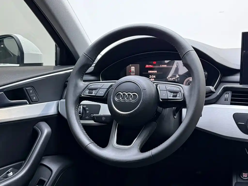 Photo 10 - Audi A4L