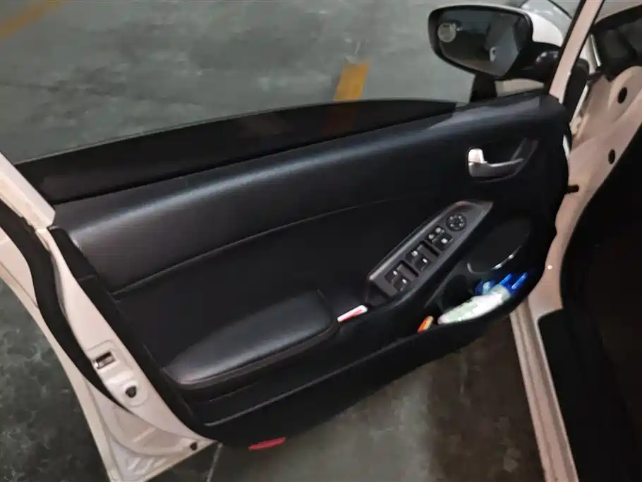 Kia K3 2016 1.6L Automatic GLS фото 7