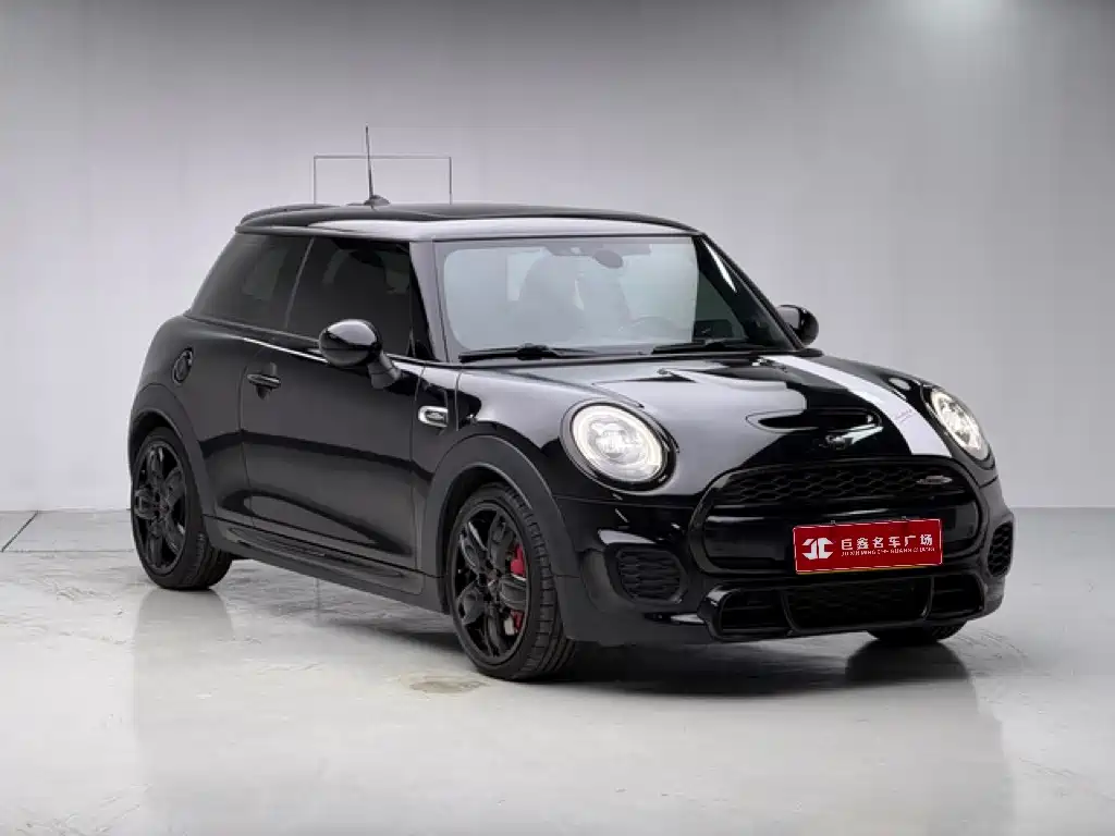 Фото 2 - MINI JCW