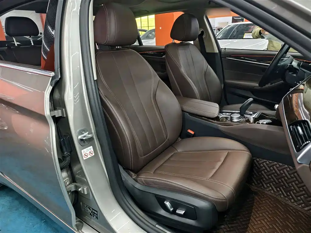 BMW 5 Series 2020 525Li Luxury Package фото 17