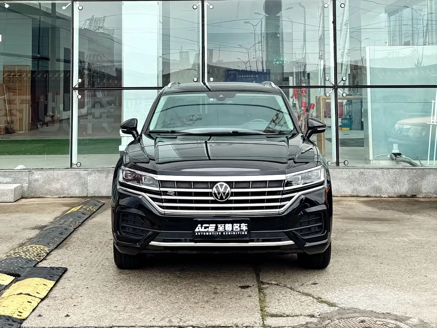 Volkswagen Touareg 2024 2023 2.0TSI R-Line Edition