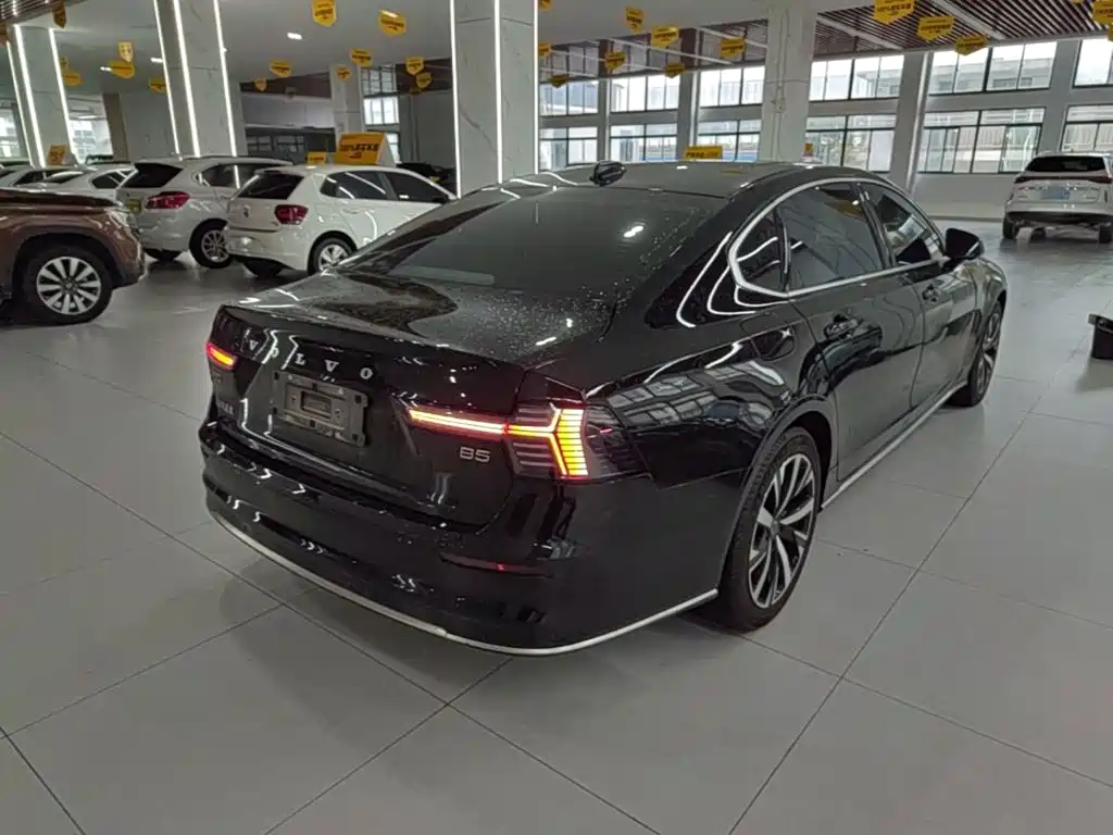 Photo 7 - Volvo S90
