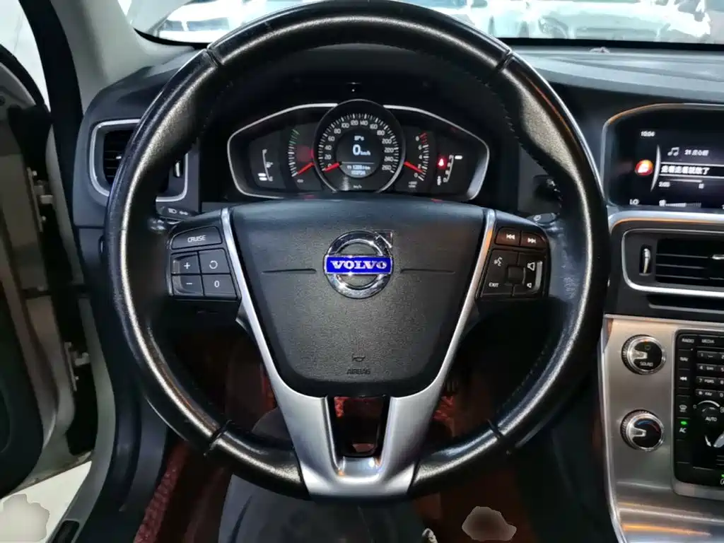 Фото 11 - Volvo S60