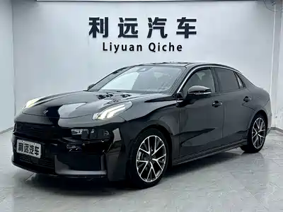 Lynk & Co 03