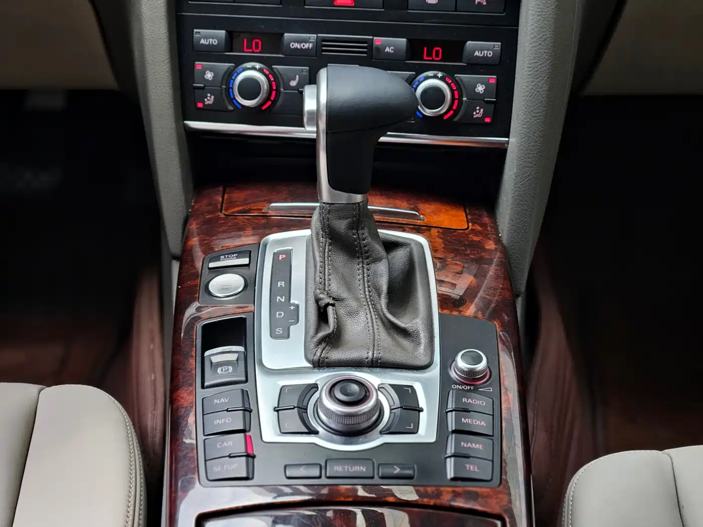 Audi A6L 2011 3.0 TFSI quattro Luxury фото 15