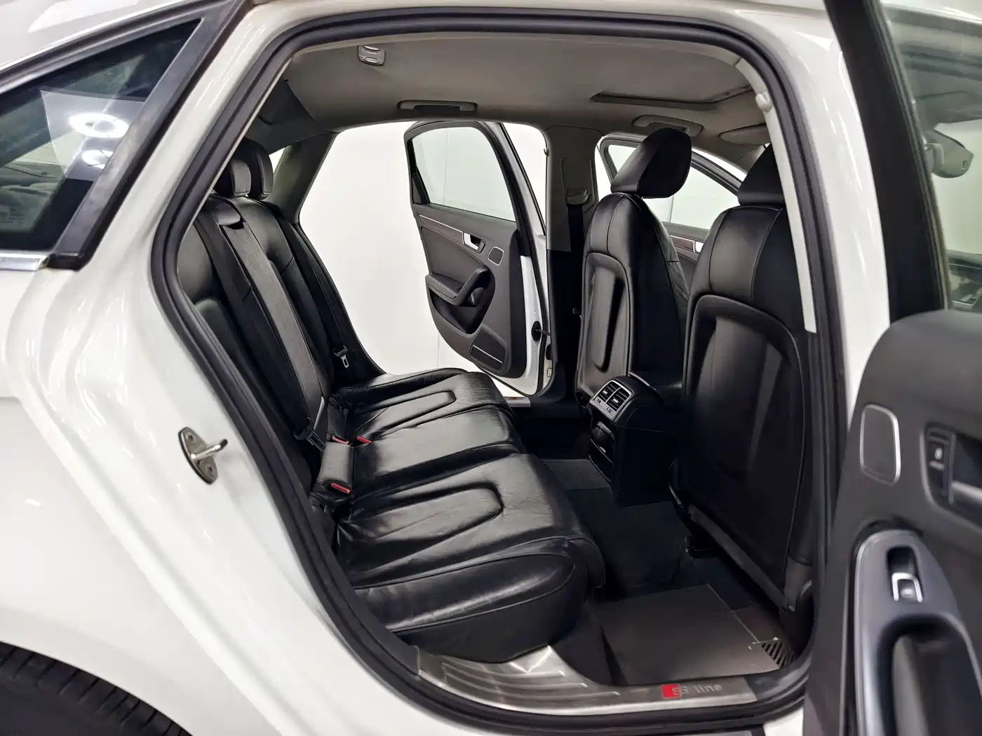 Audi A4L 2015 35 TFSI Auto Comfort фото 16