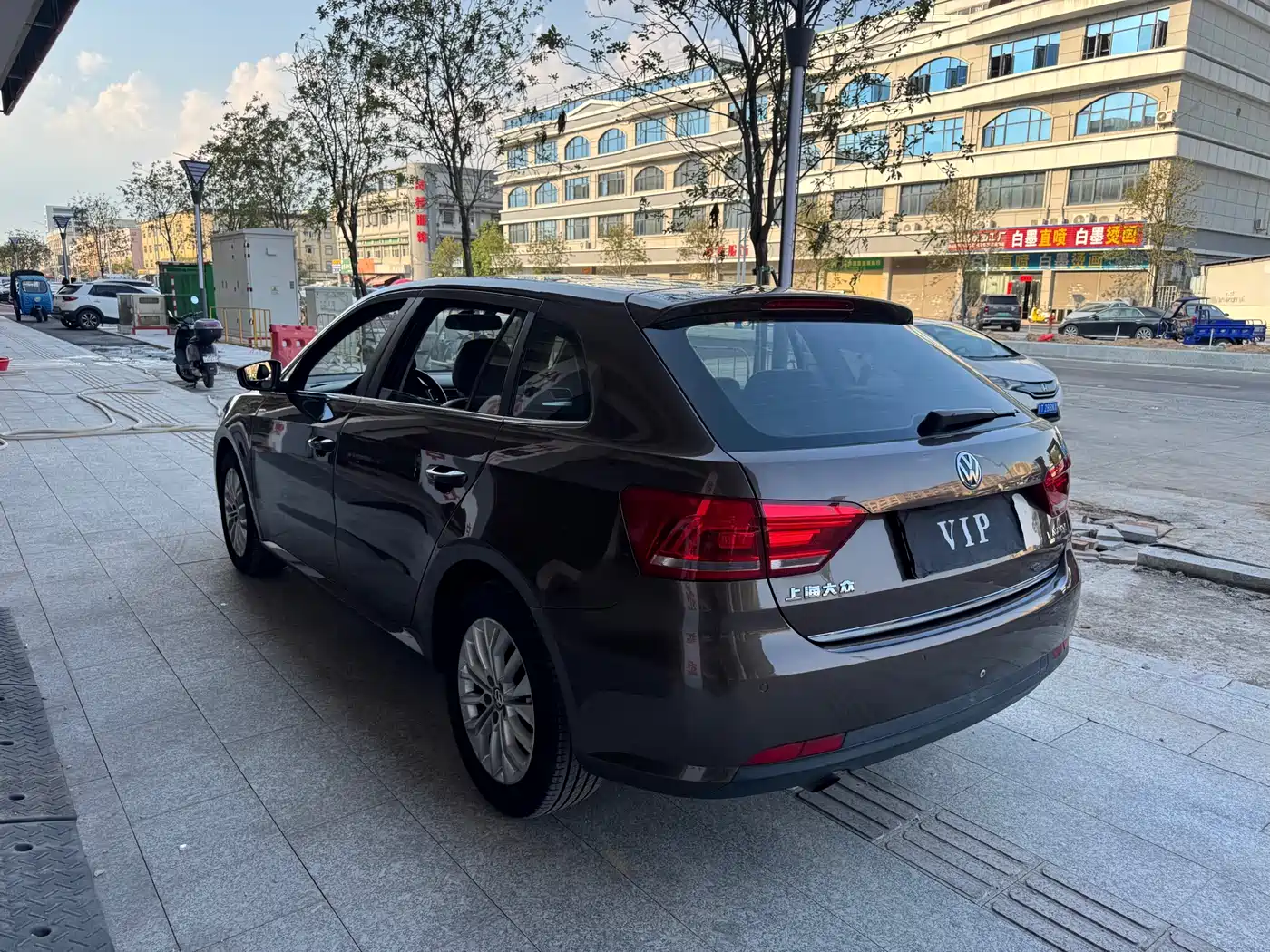 Volkswagen Lavida Tour 2013 1.6L Auto Luxury фото 13