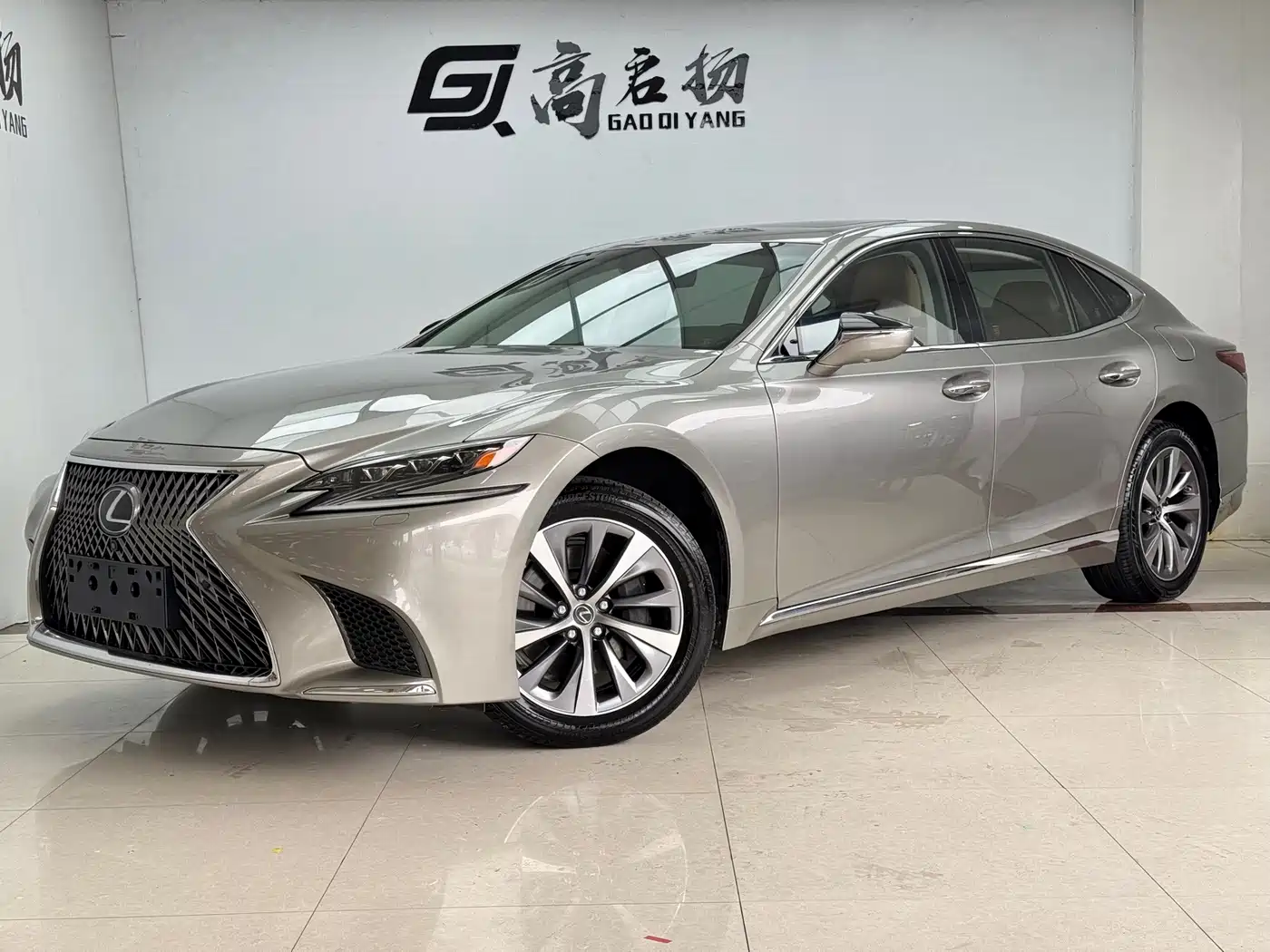 Photo 1 - Lexus LS
