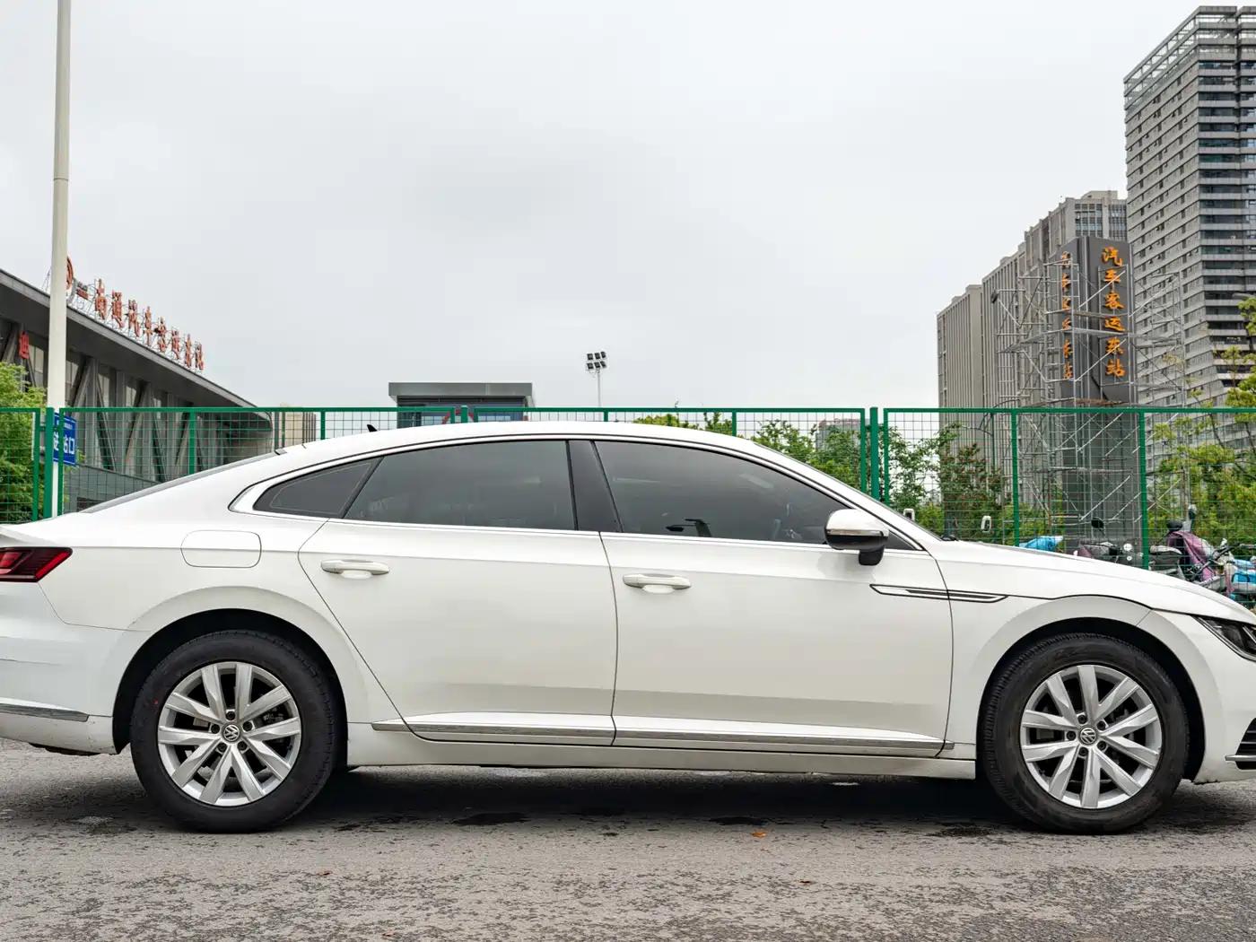 Volkswagen FAW-Volkswagen CC 2019 330TSI Elegance Edition China VI фото 4