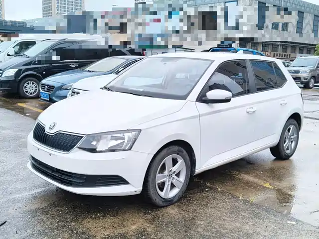  Škoda Fabia 2016 1.4L Automatic Car Enjoy Edition
