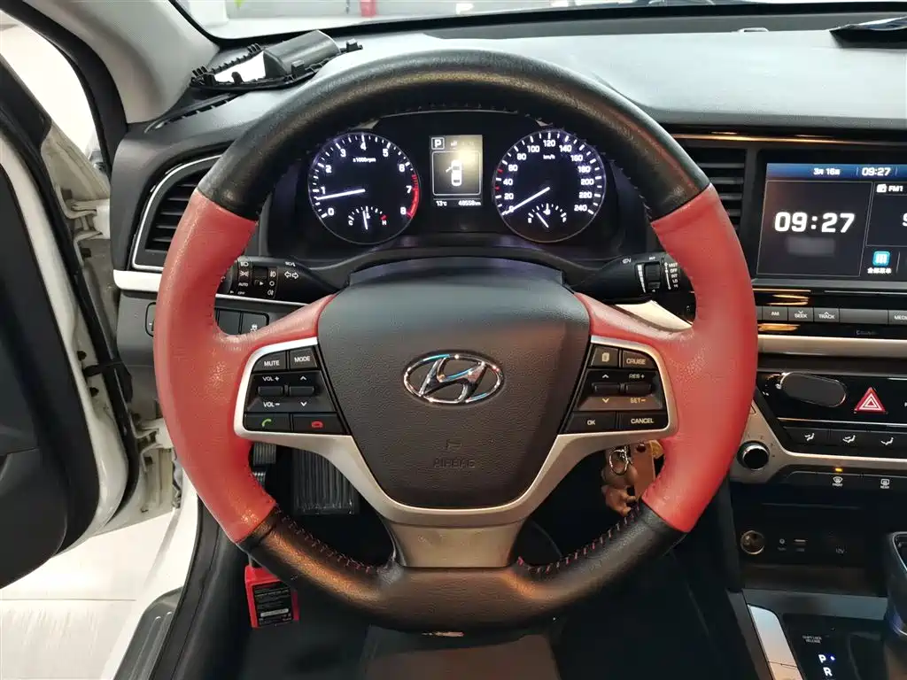 Hyundai Elantra 2016 Model 1.6L Automatic Smart Elite фото 11