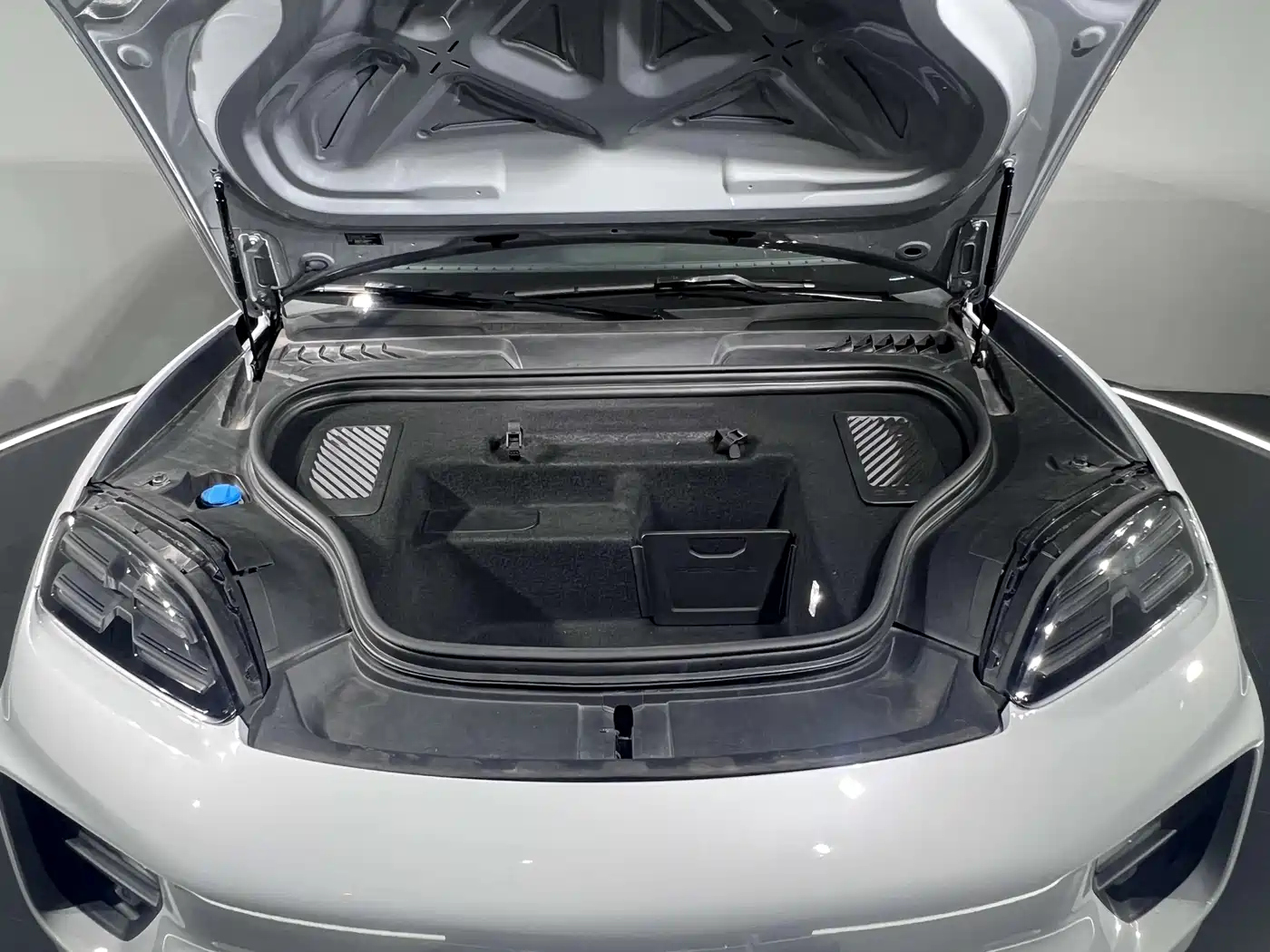 Porsche Macan EV 2024 Macan 4 фото 15