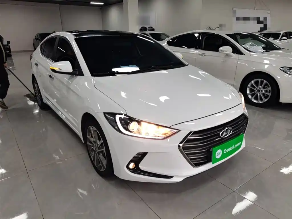Hyundai Elantra 2016 Model 1.6L Automatic Smart Elite фото 4