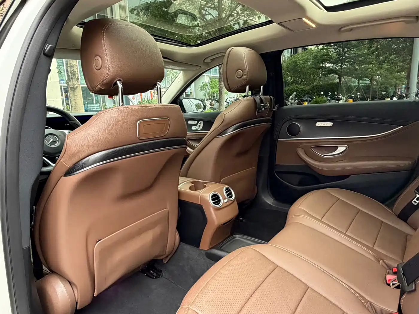 Mercedes-Benz E-Class 2018 E 300 L Sport Fashion фото 16