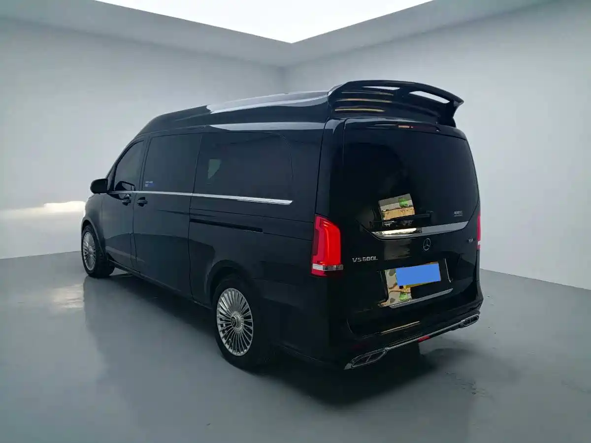 Mercedes-Benz V-Class 2020 Model V 260 L Long Wheelbase Luxury фото 4