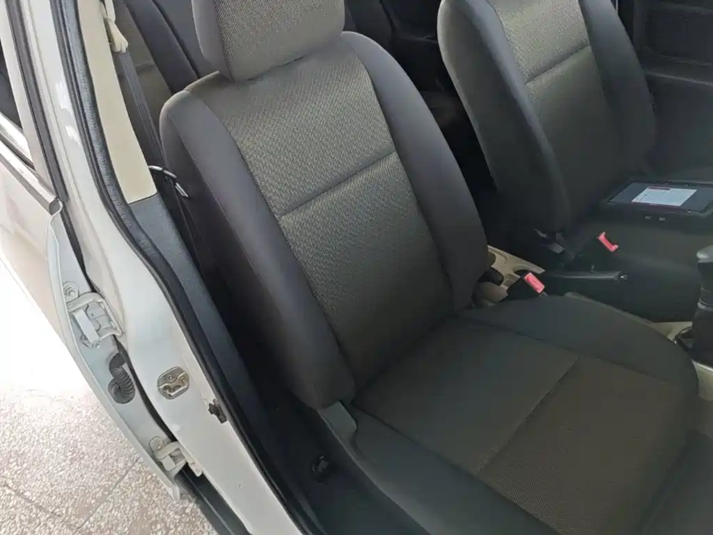 Venucia R50 2014 2013 1.6L Manual Fashion