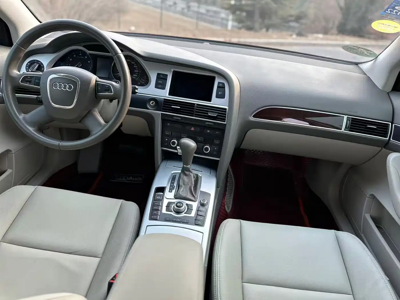 Audi A6L 2010 2.0 TFSI Automatic Standard фото 10