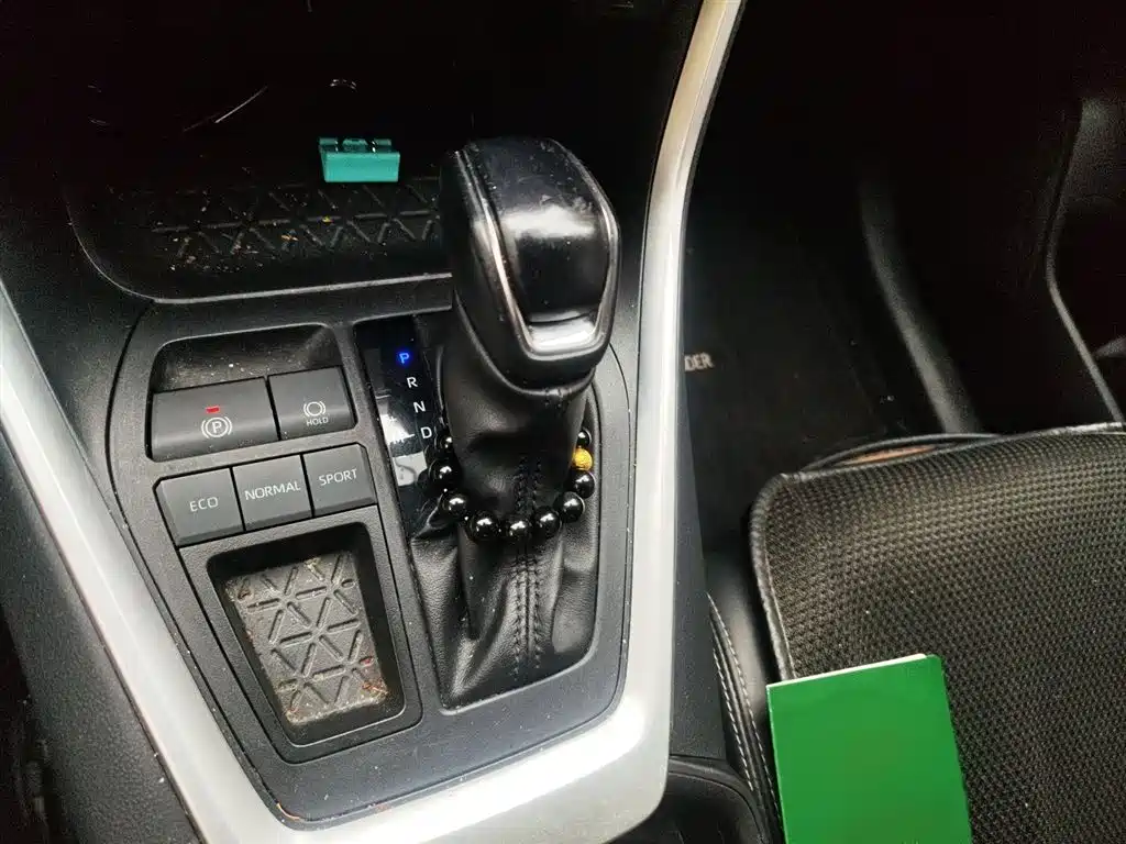 Toyota Wildlander 2022 2.0L CVT FWD Luxury Edition фото 7